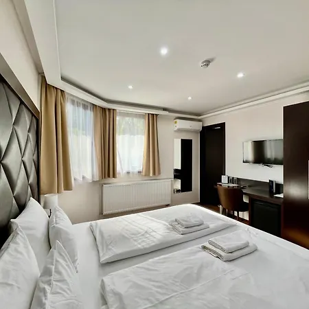 Lotus House Hermina-major