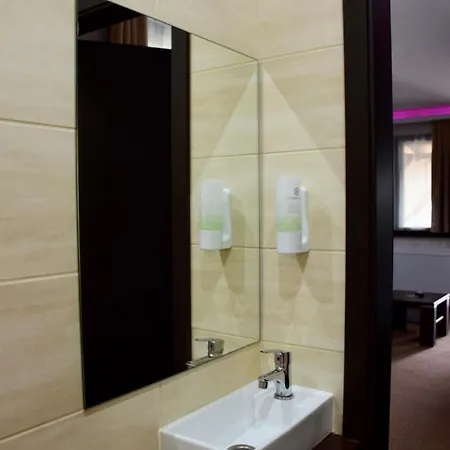 فندق مبيت وإفطار Lotus House 3*