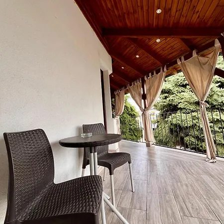 Lotus House 3*
