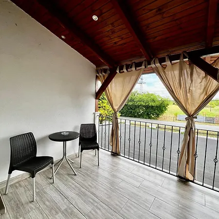 Lotus House فندق مبيت وإفطار