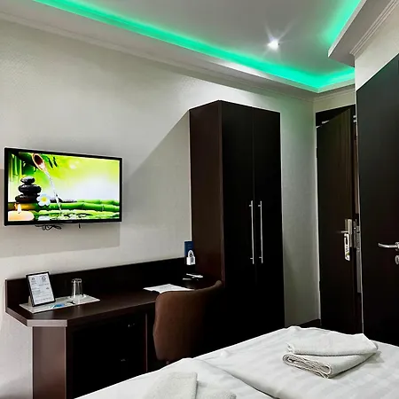 Lotus House 3*