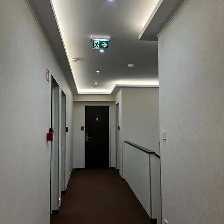 فندق مبيت وإفطار Lotus House 3*