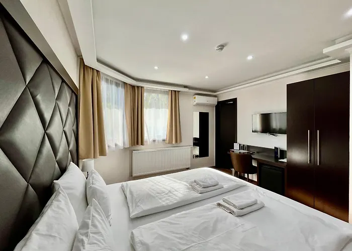 Lotus House Hermina-major