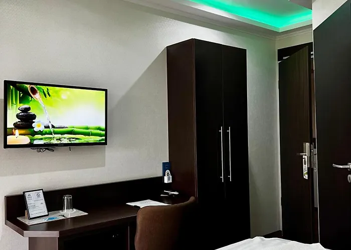 Lotus House 3*
